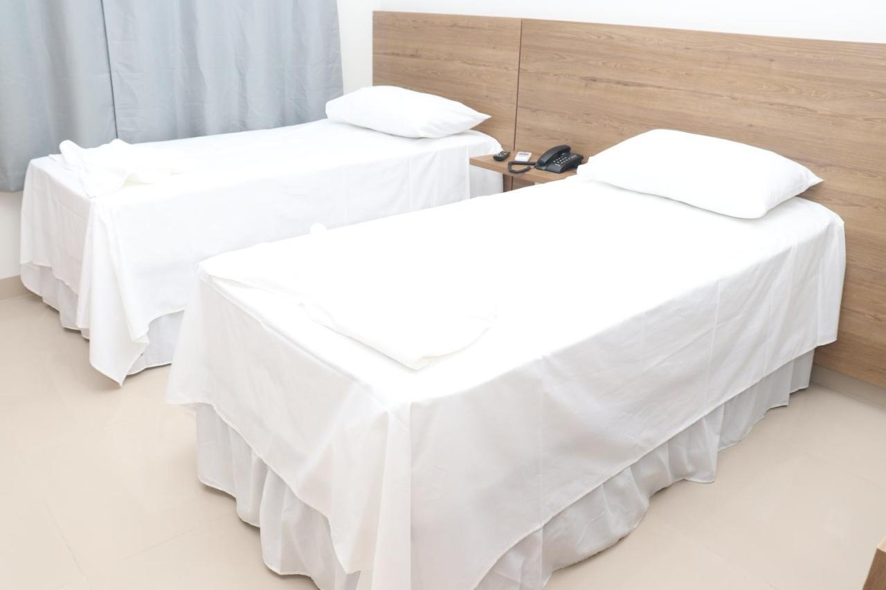 Ts Hotel Porteirinha Eksteriør bilde